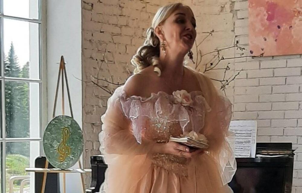 ПРАЗДНИЧНАЯ ПРОГРАММА «Дыхание весны»: интерактивная ЭКСКУРСИЯ по дворцу Строгановых-Голицыных и КОНЦЕРТ