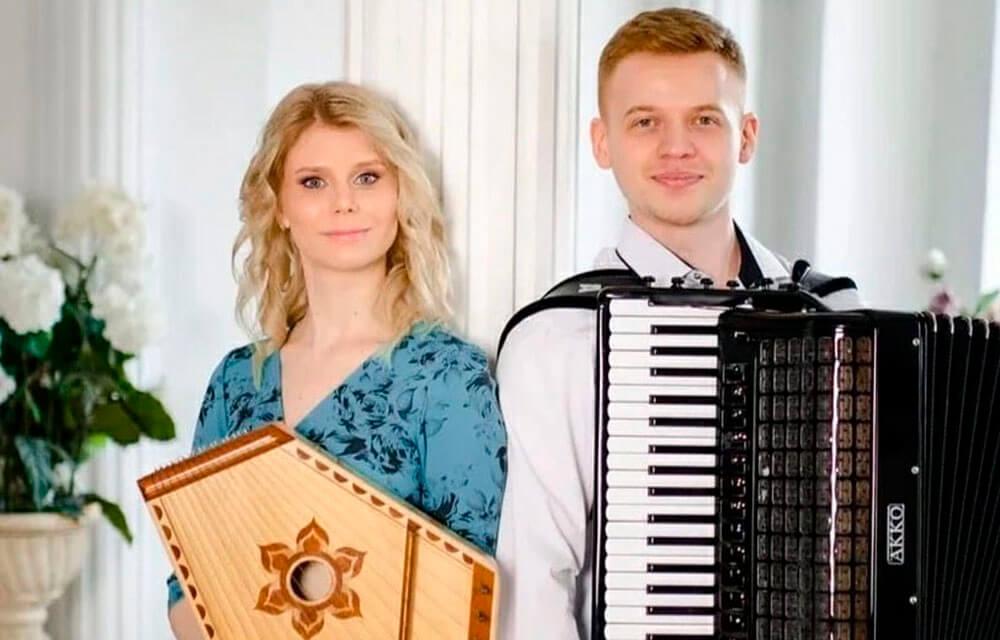 – Экскурсия по Дворцу Строгановых-Голицыных и концертная программа «Мелодии весны» в исполнении инструментального дуэта «Аккогусли»